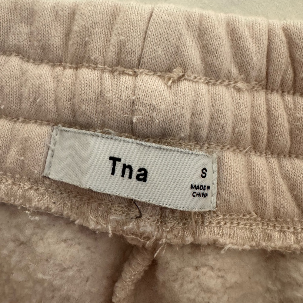 Aritzia Jogger Pants - Picture 3 of 5